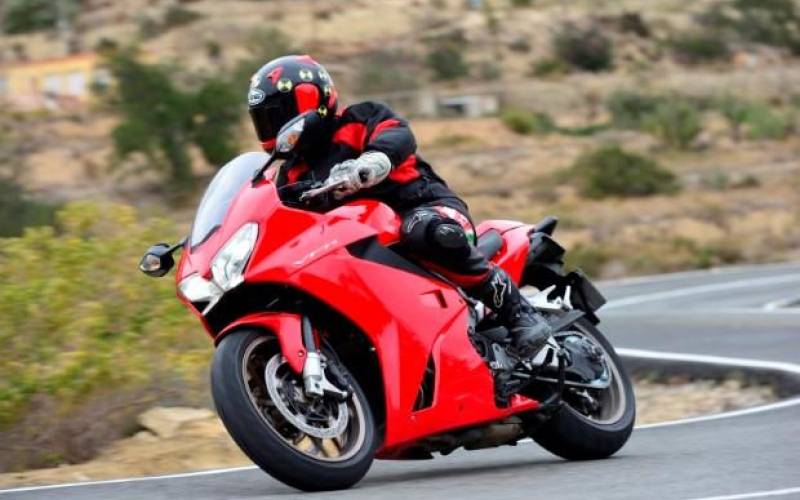 Test: 2014 Honda VFR800F V-TEC ABS