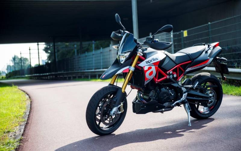 Test: 2017 Aprilia Dorsoduro 900