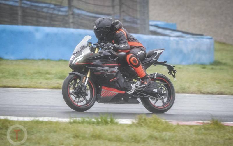 Test: 2023 CFMoto 450SR