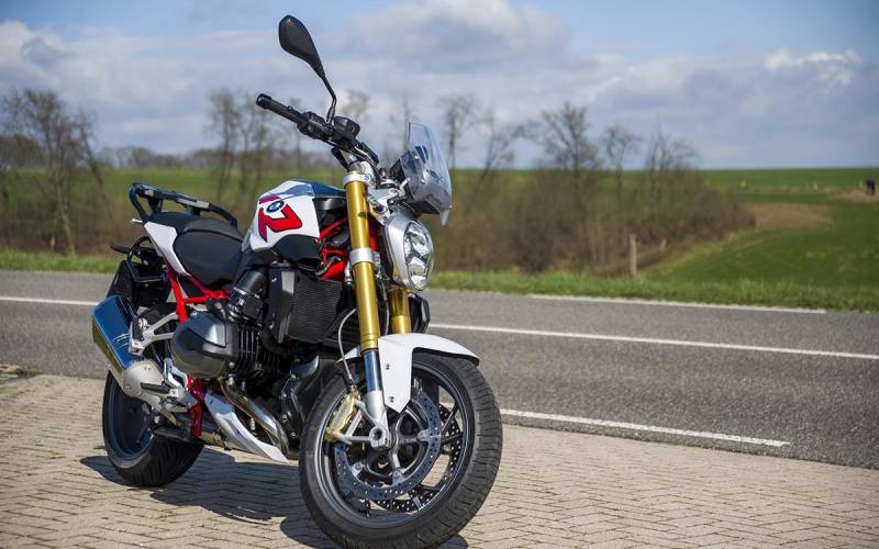 Test: 2015 BMW R1200R LC