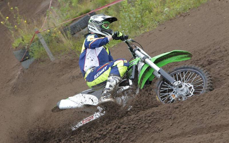 Test: 2016 Kawasaki KX250F & KX450F crossmotoren