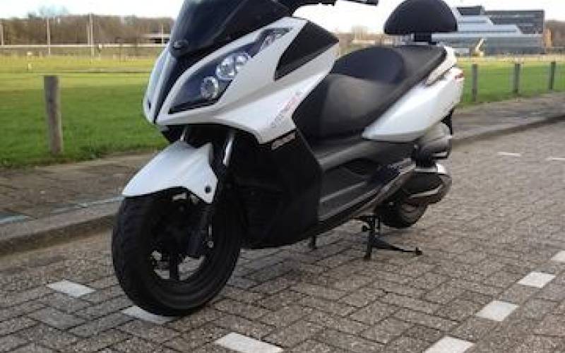 Test: Kymco Downtown 300i motorscooter