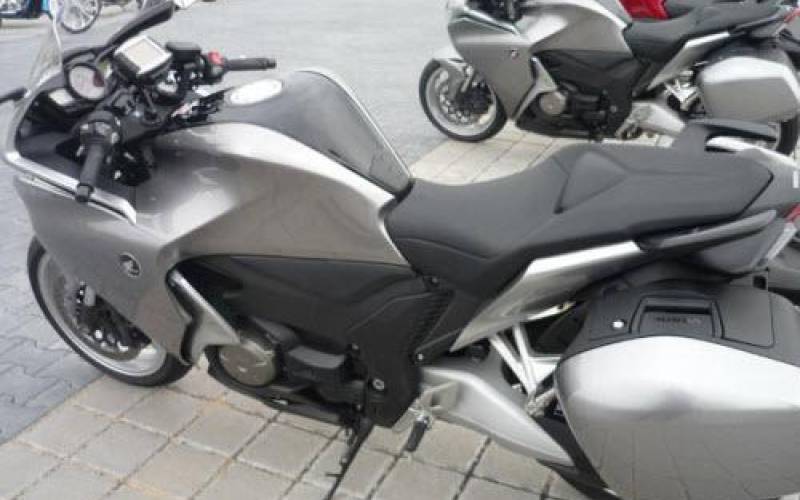 Test: Honda VFR1200F Dual Clutch Transmission