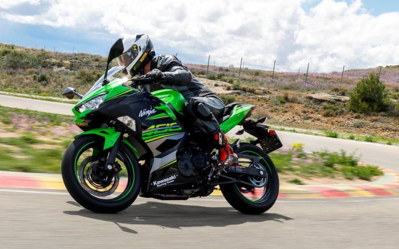 Test: 2018 Kawasaki Ninja 400