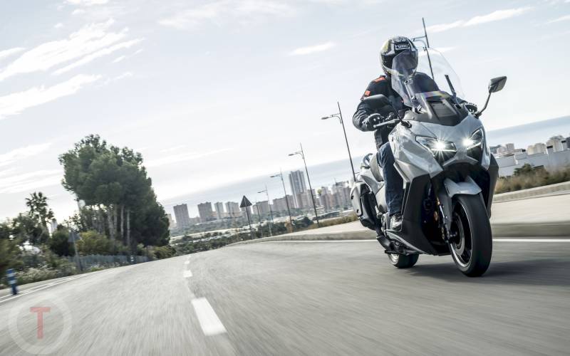 Test: 2025 Yamaha TMax Tech Max motorscooter