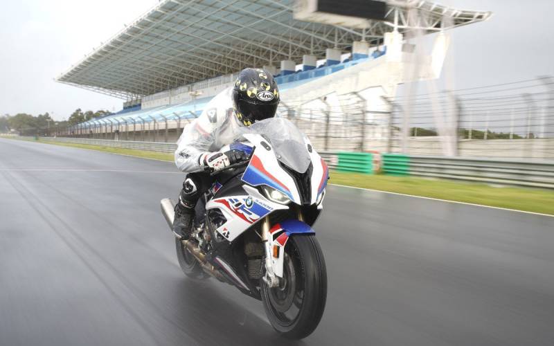Test: 2019 BMW S1000RR