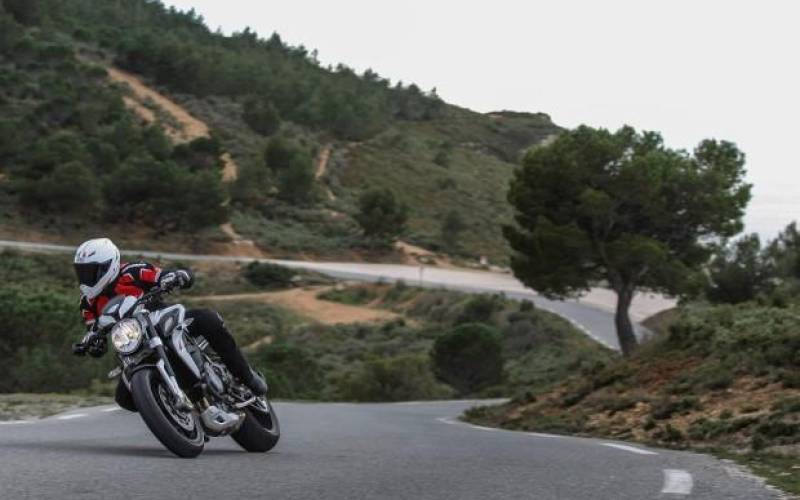 Test: 2014 MV Agusta Dragster 800