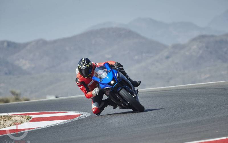 Test: 2021 Yamaha R7