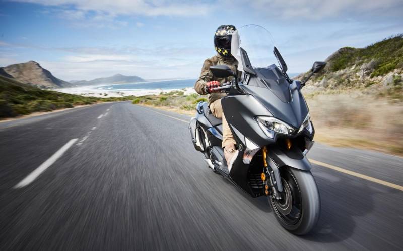 Test: 2017 Yamaha TMAX motorscooter