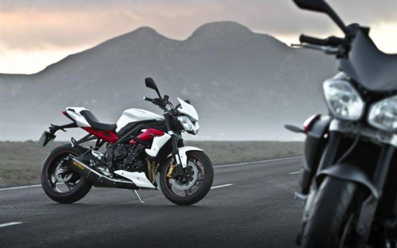 Test: 2013 Triumph Street Triple R