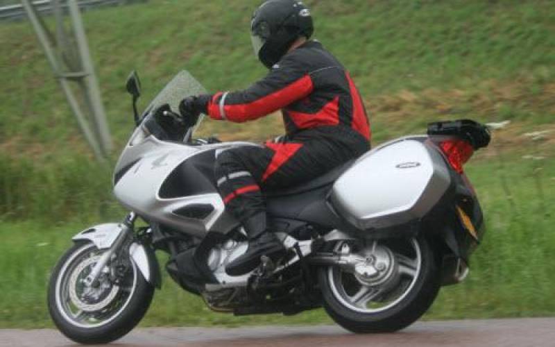 Test: Honda NT700V Deauville ABS – 2009