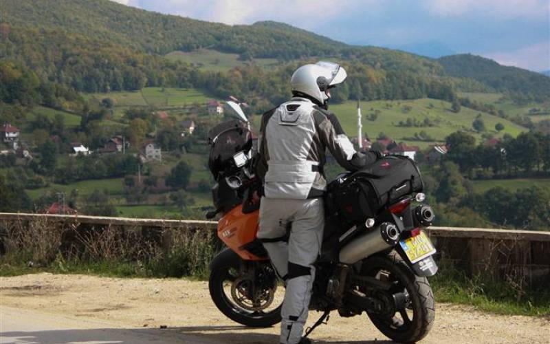 Test: Macna Geo2 motorjas & Bedoine  motorbroek