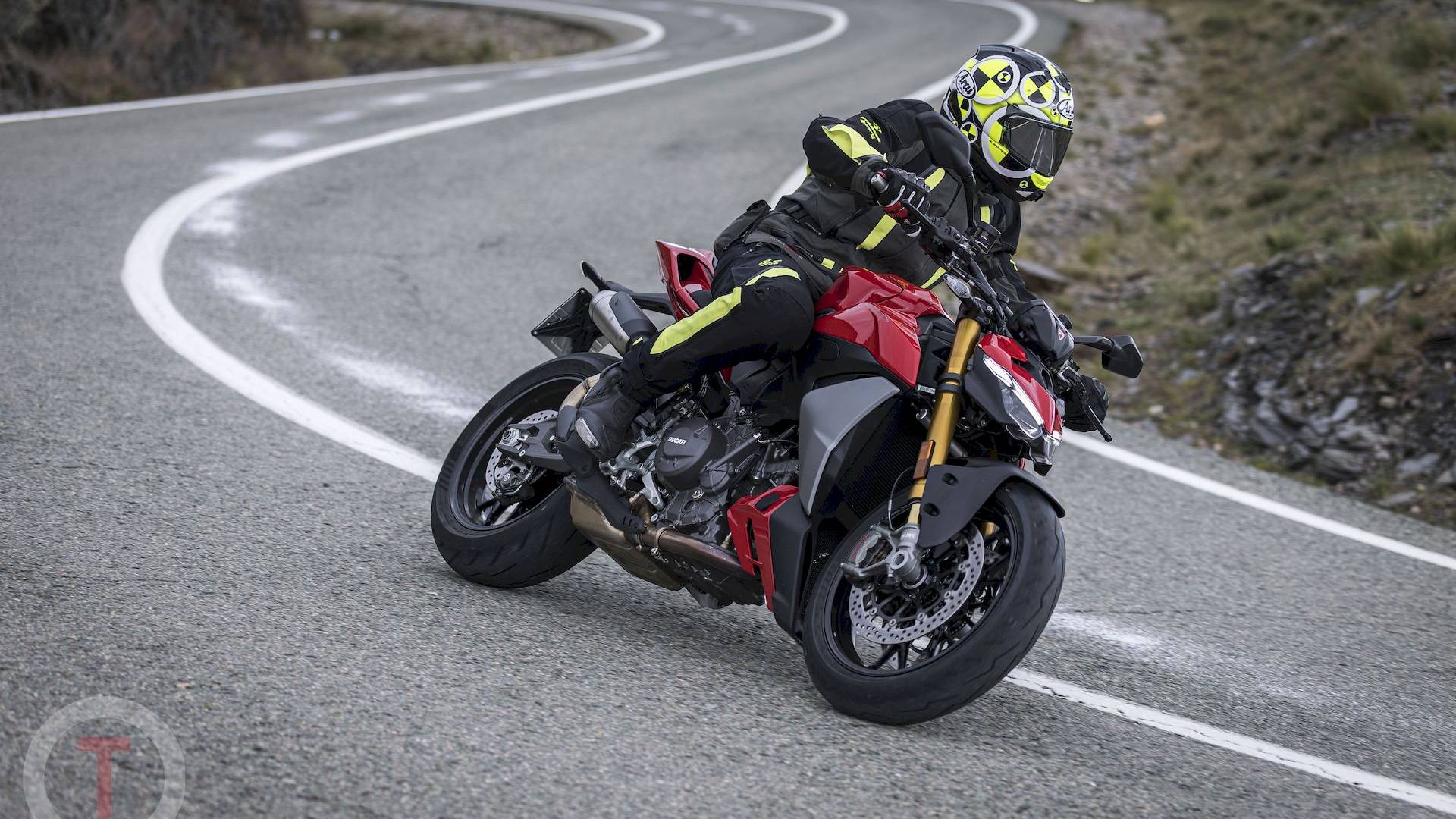 Test: 2025 Ducati Streetfighter V2