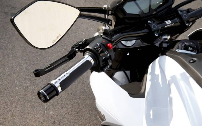 Test: 2015 Kawasaki Z800 Barracuda